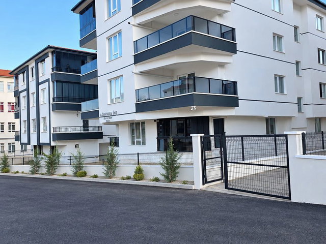 SINCAN YENIKENT'TE 2+1, GIRIŞ KAT, 75M² SATILIK DAIRE