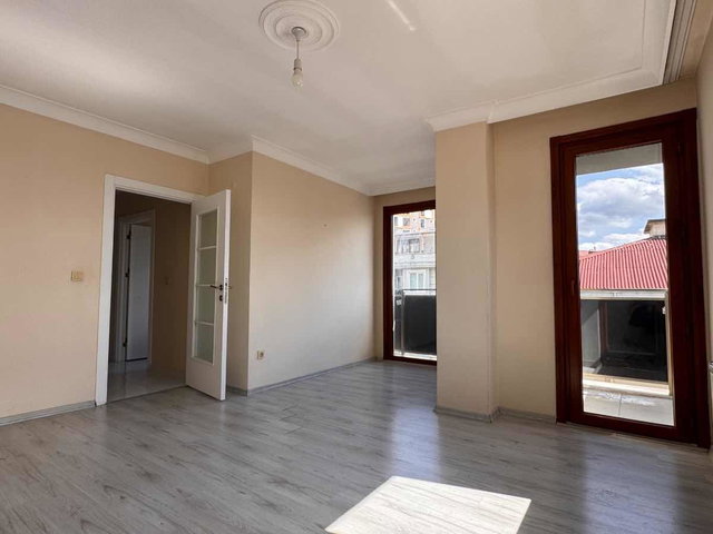 ÇEKMEKÖY TAŞDELEN SULTANÇİFTLİĞİ MAH. 2+1 BALKONLU KİRALIK DAİRE