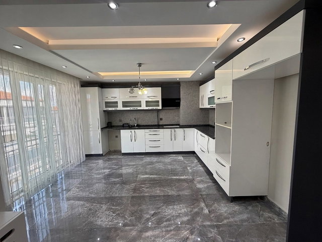 REMAX MODEL DEN YENIŞAFAK KARDELEN SITESINDE 3+1 SATILIK DAIRE