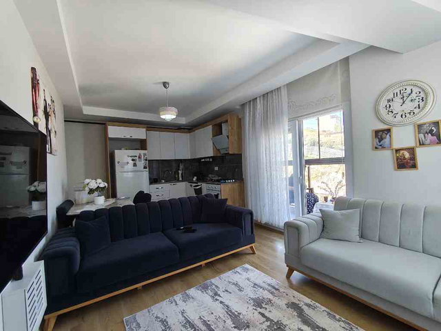 MENEMEN ULUKENT MERKEZİ KONUMDA SATILIK 2+1 DAİRE