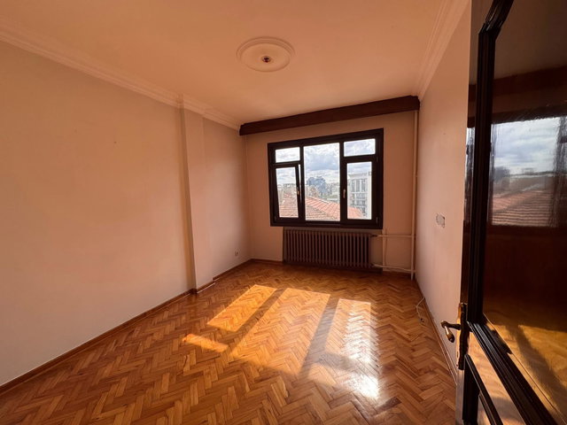 TEŞVİKİYE'DE ARAKAT KİRALIK DAİRE