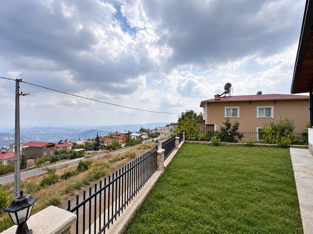 REMAX RİNA'DAN SARNIÇTA KIŞ BAHÇELİ 5+2 TRİPLEKS VİLLA