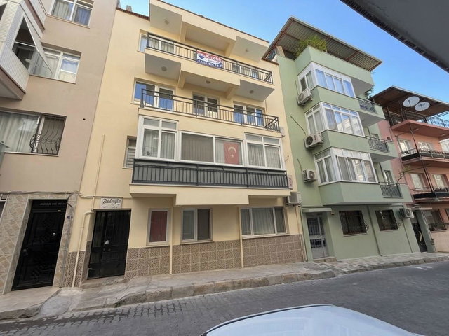 BALÇOVA ONURDA ÇİFT BALKONLU, EN ÜST KAT 2+1 DAİRE