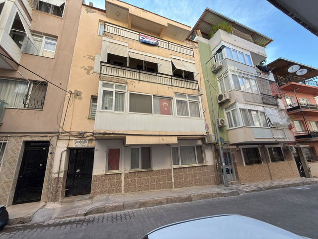 BALÇOVA ONURDA ÇİFT BALKONLU, EN ÜST KAT 2+1 DAİRE