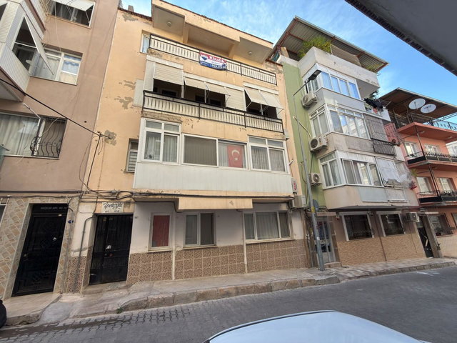 BALÇOVA ONURDA ÇİFT BALKONLU, EN ÜST KAT 2+1 DAİRE
