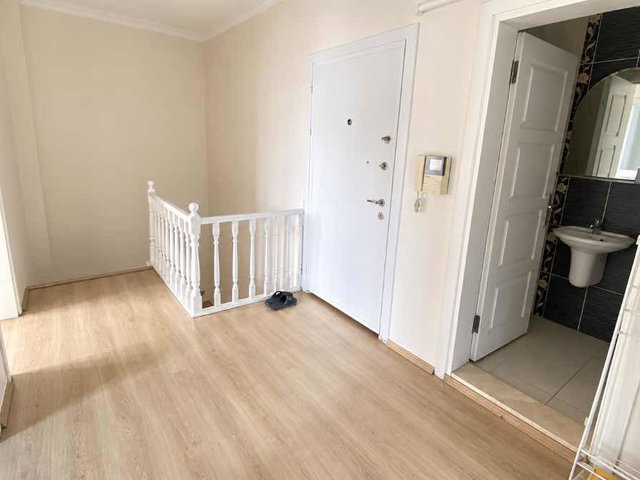 IZMIT YENIŞEHIR EVLERI'NDE EBEVEYN BANYOLU KIRALIK 3+1 DAIRE