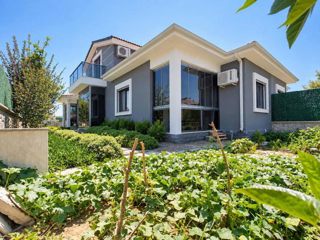 KUŞÇULARDA 500 M² ARSA PAYLI, ÖZEL BAHÇELI 3,5+1 VILLA
