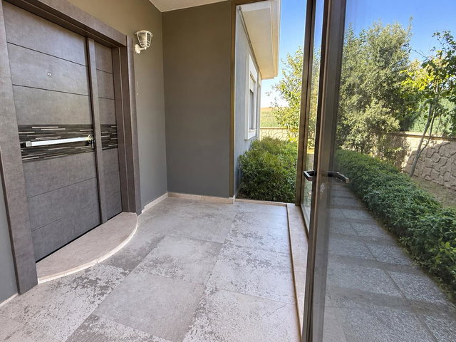 KUŞÇULARDA 500 M² ARSA PAYLI, ÖZEL BAHÇELI 3,5+1 VILLA