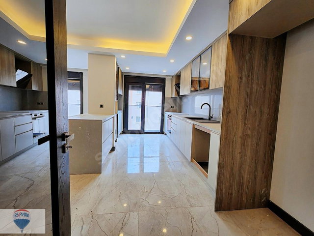 TUZLA MARİNA VE SAHİL DİBİNDE KİRALIK 3+1 AKILLI LÜX DAİRE