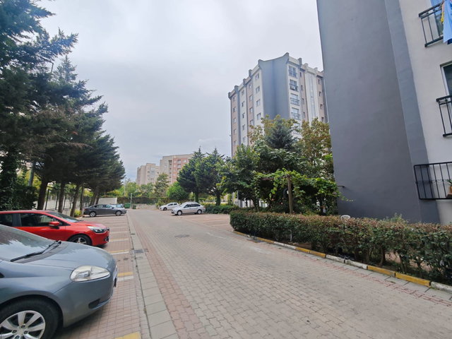 YAKUPLU KİPTAŞ EVLERİ'NDE 2+1 ARAKAT DAİRE