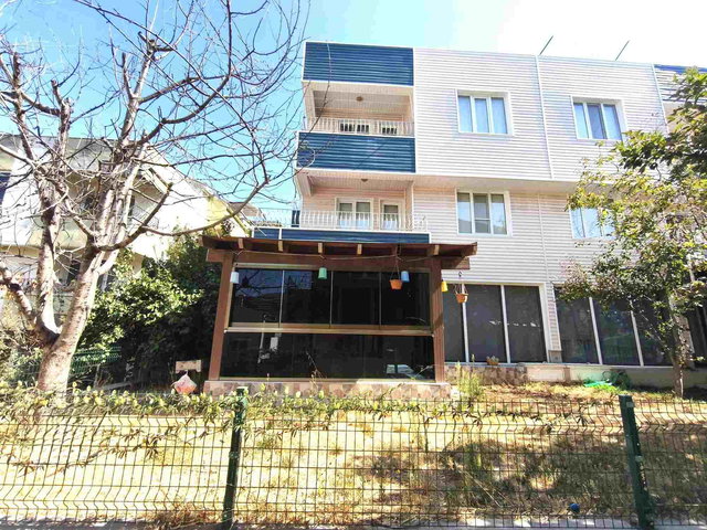 RE/MAX İNCİ'DEN KUVA-İ MİLLİYE ÇAKMAK CADDESİNDE  SATILIK BAHÇELİ MÜSTAKİL VİLLA