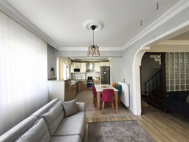 RE/MAX İNCİ'DEN KUVA-İ MİLLİYE ÇAKMAK CADDESİNDE  SATILIK BAHÇELİ MÜSTAKİL VİLLA