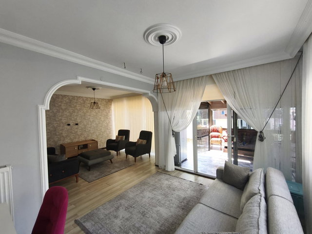 RE/MAX İNCİ'DEN KUVA-İ MİLLİYE ÇAKMAK CADDESİNDE  SATILIK BAHÇELİ MÜSTAKİL VİLLA