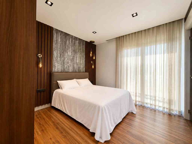 KUŞADASI VILLA LA PALM'DE HAVUZLU, BAHÇELI 4+1 VILLA