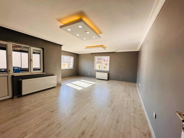 ADNAN KAHVECİ'DE İÇİ YAPILI MERKEZİ KONUMDA SATILIK 3+1 DAİRE