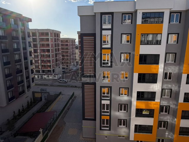 RE/MAX LACİVERT'TEN OSMANBEY KONUTLARI'NDA SATILIK 2+1 LÜKS DAİRE