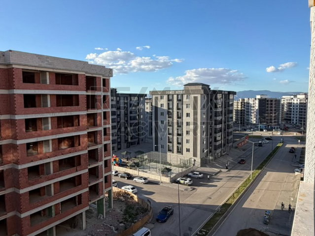RE/MAX LACİVERT'TEN OSMANBEY KONUTLARI'NDA SATILIK 3+1 LÜKS DAİRE