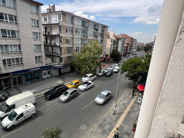 ÇANKAYA ESATOĞLU MAH CADDE ÜZERİ BAKIMLI 3+1 KİRALIK DAİRE