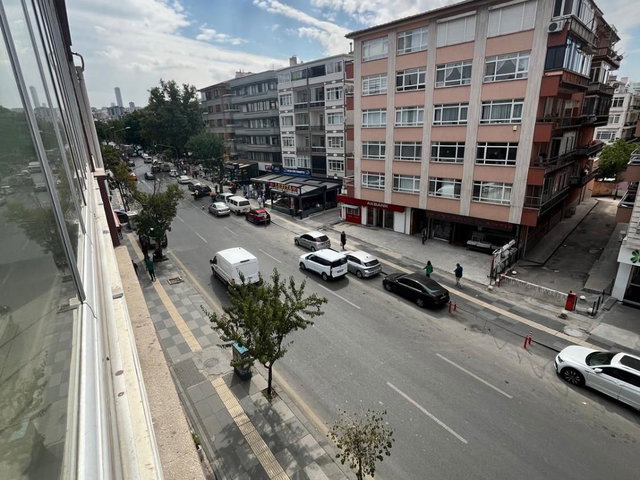 ÇANKAYA ESATOĞLU MAH CADDE ÜZERİ BAKIMLI 3+1 KİRALIK DAİRE