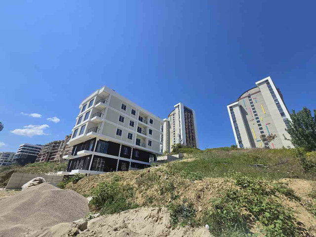 DİLAY BAŞTEKİN'DEN ALAÇAM CADDESİNE KOMŞU SATILIK SIFIR 1+1