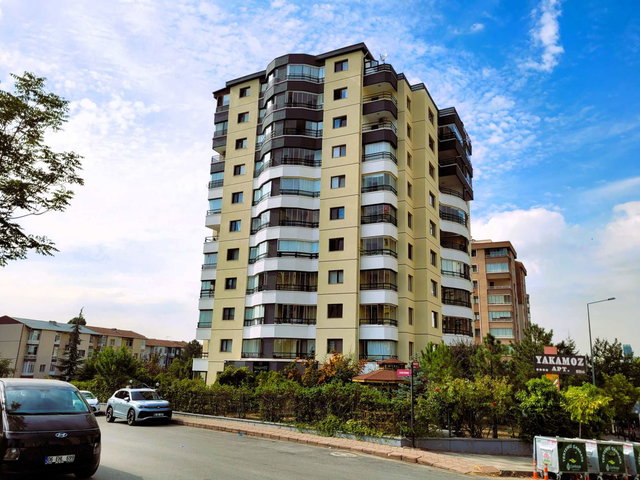 ÇUKURAMBAR BUDAPEŞTE CADDESİNDE  4+2 MANZARALI DUBLEKS DAİRE