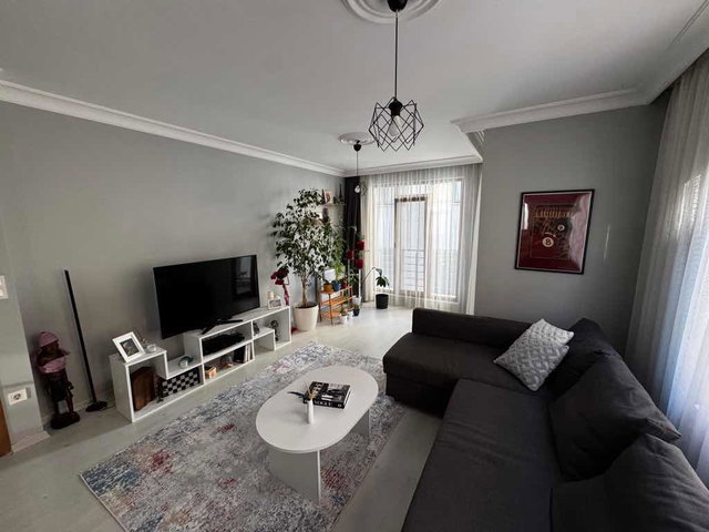 MALTEPE FINDIKLI'DA SATILIK MASRAFSIZ 2+1 DAİRE / CAM BALKONLU
