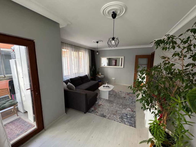 MALTEPE FINDIKLI'DA SATILIK MASRAFSIZ 2+1 DAİRE / CAM BALKONLU