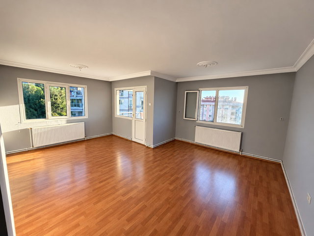 ÇİĞLİ EVKA 5 MAHALLESİNDE MANZARALI VE FERAH SATILIK 3+1 DAİRE