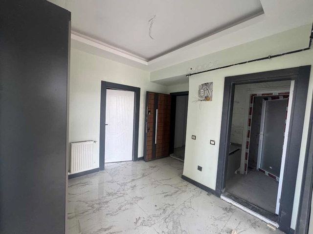 YAKINCA'DA HAVUZLU VE SAUNALI 120 METREKARE SIFIR ARA KAT DAİRE