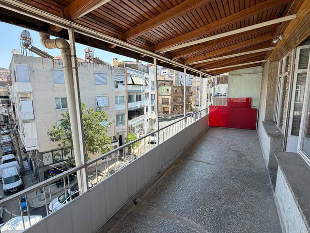 BALÇOVA FEVZİÇAKMAK MAH. KİRALIK 3+1 JEOTERMAL ÖNÜ AÇIK