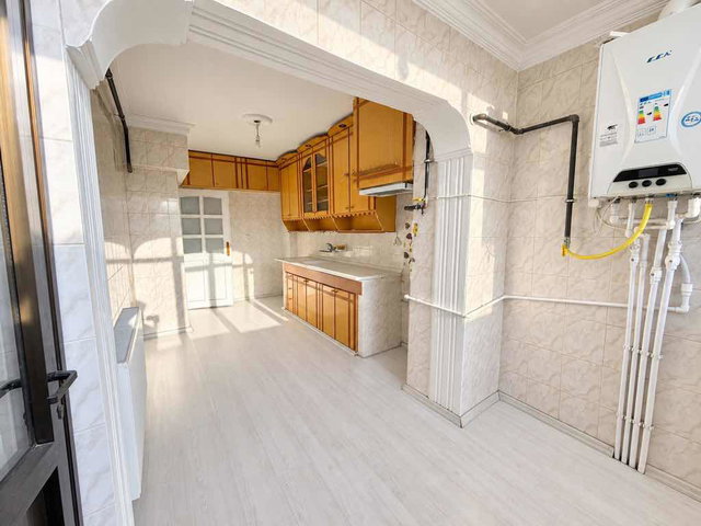 EGE – YAŞAR ÜNİVERSİTELERİ VE METROYA YÜRÜME MESAFESİNDE KİRALIK 3+1