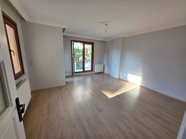 MARMARA HASTANESİ VE MERKEZİ KONUM BALKONLU 90 M2 2+1 KİRALIK