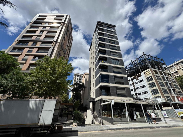 SUADİYE AYŞEÇAVUŞ CAD. 3+1 KATTA TEK DAİRE KAPALI OTOPARKLI