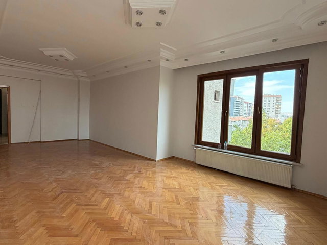 KAYSERİ MELİKGAZİ KÖŞK MAH.’DE 4+1 | 180 M² NET | 3 CEPHELİ | BALKONLU KİRALIK DAİRE