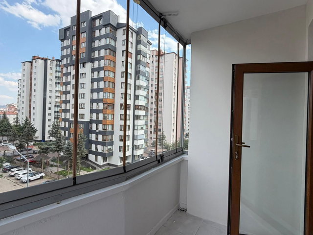 KAYSERİ MELİKGAZİ KÖŞK MAH.’DE 4+1 | 180 M² NET | 3 CEPHELİ | BALKONLU KİRALIK DAİRE