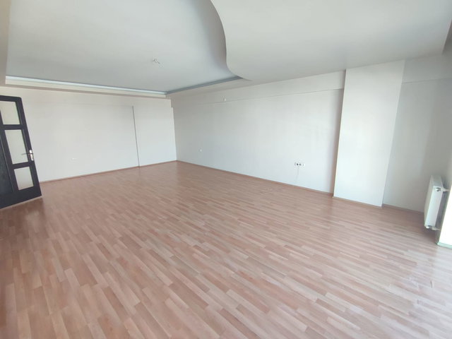 REMAX PARLADAN ATAKUM YENİMAHALLE DE SATILIK 3+1 DAİRE