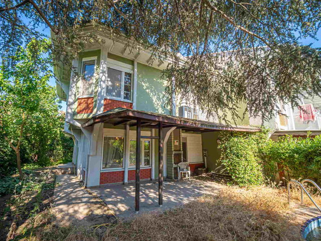 SİLİVRİ MARMARA UYUMKENT SİTESİ'NDE 4+1 C TİPİ HAVUZLU VİLLA TEK YETKİLİ REMAX PRO HARUN