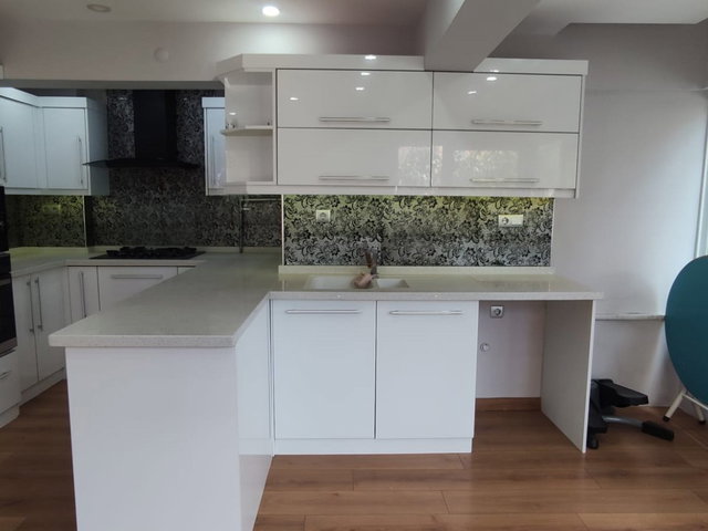 REMAX MODEL DEN BAĞBAŞINDA HAVUZLU SITE IÇERISINDE 5+1 KİRALIK FOURLEX VILLA
