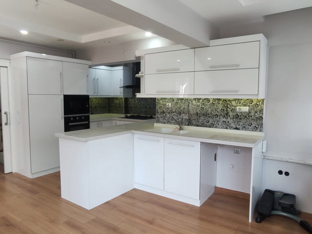 REMAX MODEL DEN BAĞBAŞINDA HAVUZLU SITE IÇERISINDE 5+1 KİRALIK FOURLEX VILLA