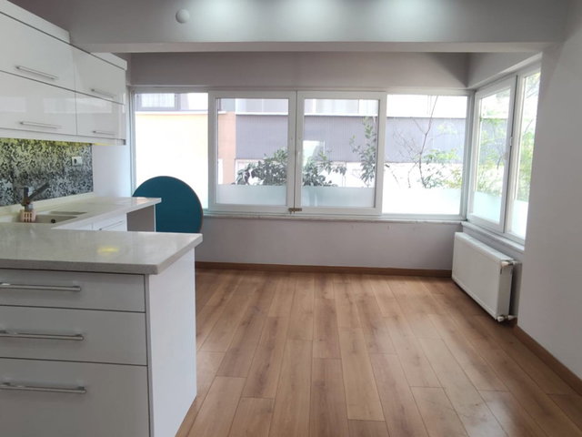 REMAX MODEL DEN BAĞBAŞINDA HAVUZLU SITE IÇERISINDE 5+1 KİRALIK FOURLEX VILLA