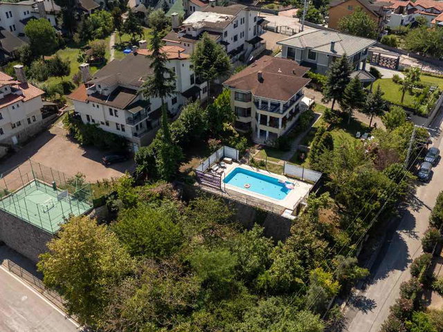 REMAX DREAM'DEN 2085 M² ARSA İÇİNDE ÖZEL HAVUZLU 500 M² VİLLA