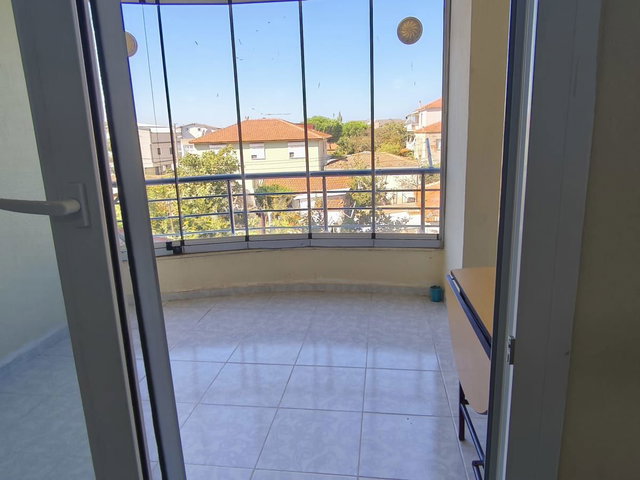 İZMİR ALİAĞA YENİŞAKRAN’DA DENİZE VE MERKEZE YAKIN 90 M² 2+1 SATILIK DAİRE