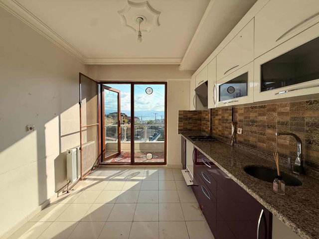 REMAX DREAM'DEN İZMİTTE OTOBÜS GÜZERGAHINDA 2+1 MANZARALI