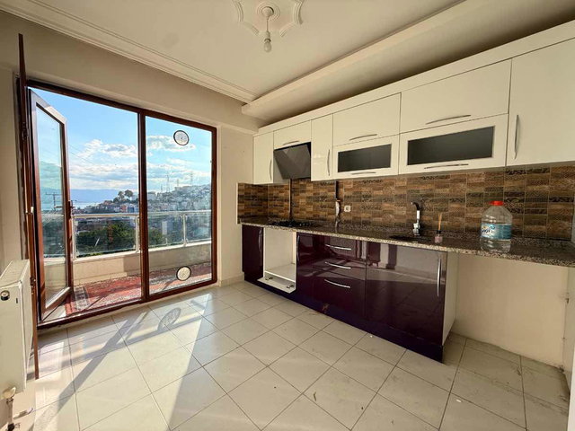 REMAX DREAM'DEN İZMİTTE OTOBÜS GÜZERGAHINDA 2+1 MANZARALI