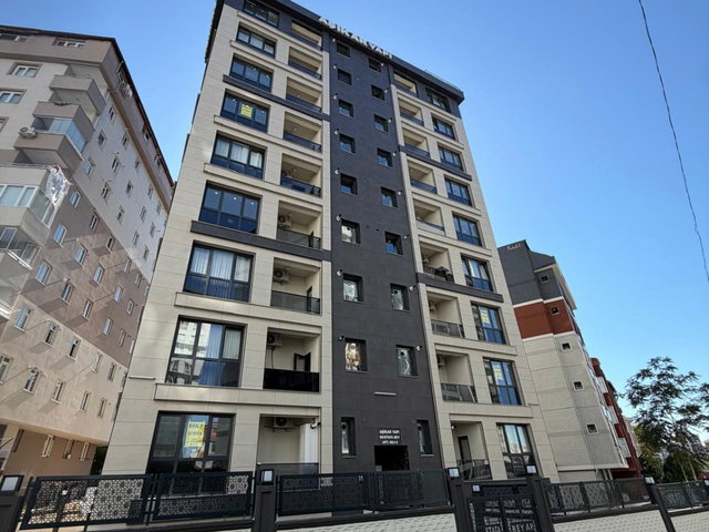 ROYAL GARDEN'A KOMŞU YENİ BİNA ARAKAT KLİMALI BALKONLU 3+1 DAİRE