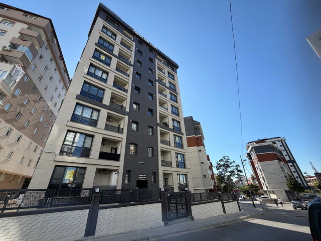 ROYAL GARDEN'A KOMŞU YENİ BİNA ARAKAT KLİMALI BALKONLU 3+1 DAİRE