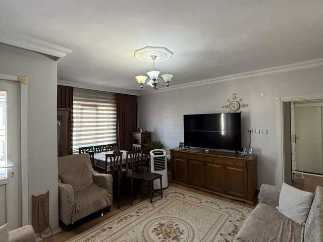BAĞCILAR KİRAZLI 95M2 KİRALIK METRO YAKINI 2+1 DAİRE