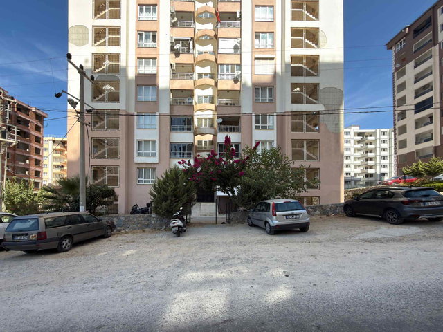 KUŞADASI UYDU KENT'DE SATILIK ARA KAT DAİRE...