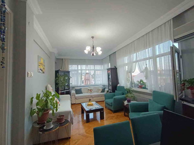 BAKIRKÖY CEVİZLİK’TE EBUZİYA CADDESİ ÜZERİNDE 3+1, 150 M² BRÜT, EŞYALI SATILIK DAİRE