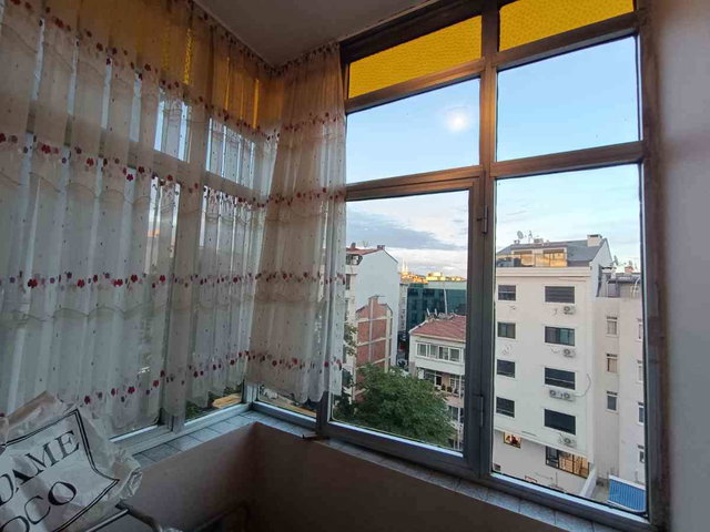 BAKIRKÖY CEVİZLİK’TE EBUZİYA CADDESİ ÜZERİNDE 3+1, 150 M² BRÜT, EŞYALI SATILIK DAİRE